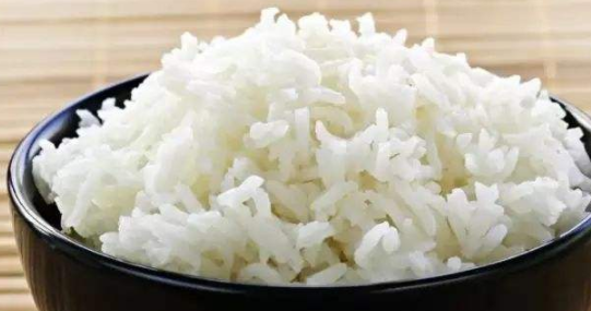 如何判断剩的米饭已经坏了(怎么判断剩米饭是不是坏了)