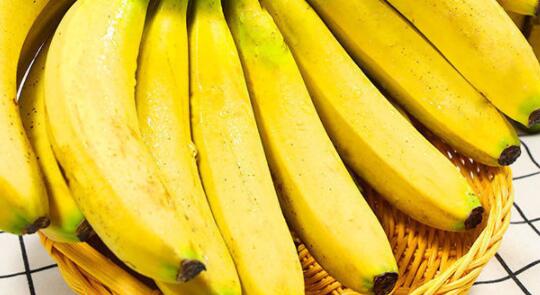 香蕉与什么水果不能一起吃(香蕉不能和什么水果一起吃)